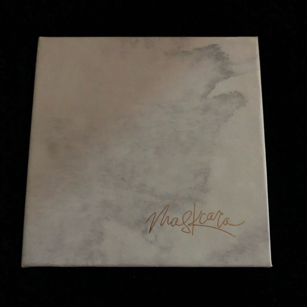 SOLD—Seint Maskcara Square Palette